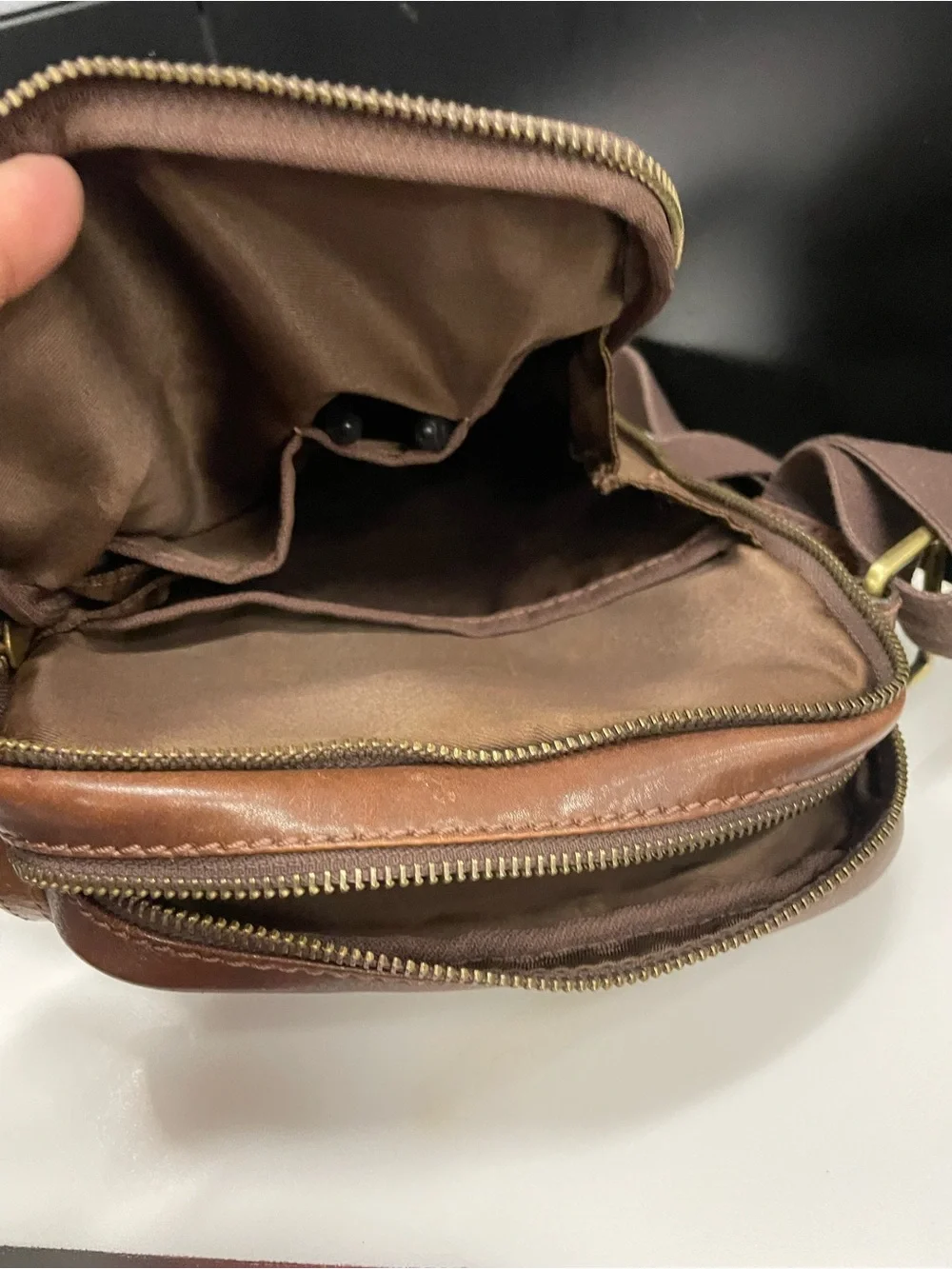 Men's Brown Leather Messenger Crossbody - Slim Everyday Carry